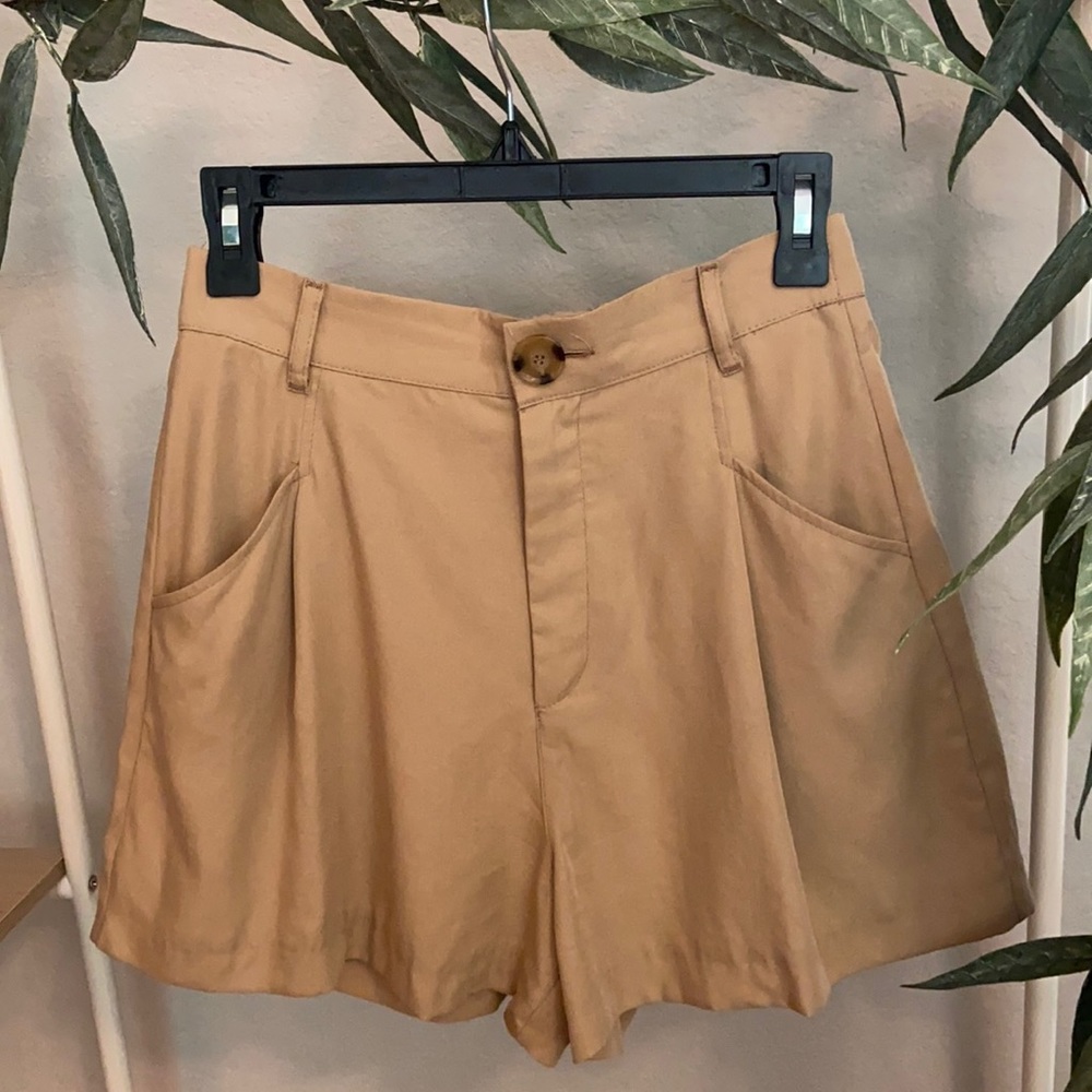 🔴SOLD🔴 Zara tan shorts